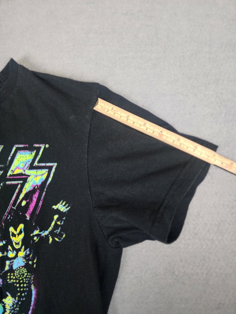 KISS Destroyer Graphic Tee - Black with Neon Print Retro Band Tee - Picture 7 of 7